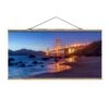 Stoffbild Mit Posterleisten - Golden Gate Bridge Am Abend In Orange